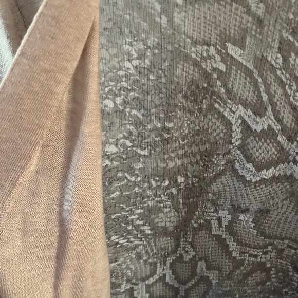 89th & Madison Cardigan natural color with snake print back Size Small - Picture 13 of 13